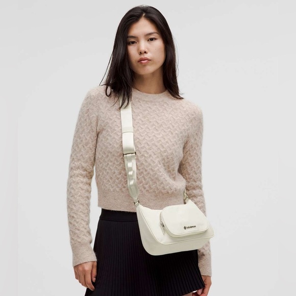 🆕✨ Lululemon Crossbody Bag with Nano Pouch - Bone - Picture 1 of 10